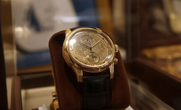 9 Best Luxury Automatic Watches for Every Occasion Screenshot 10